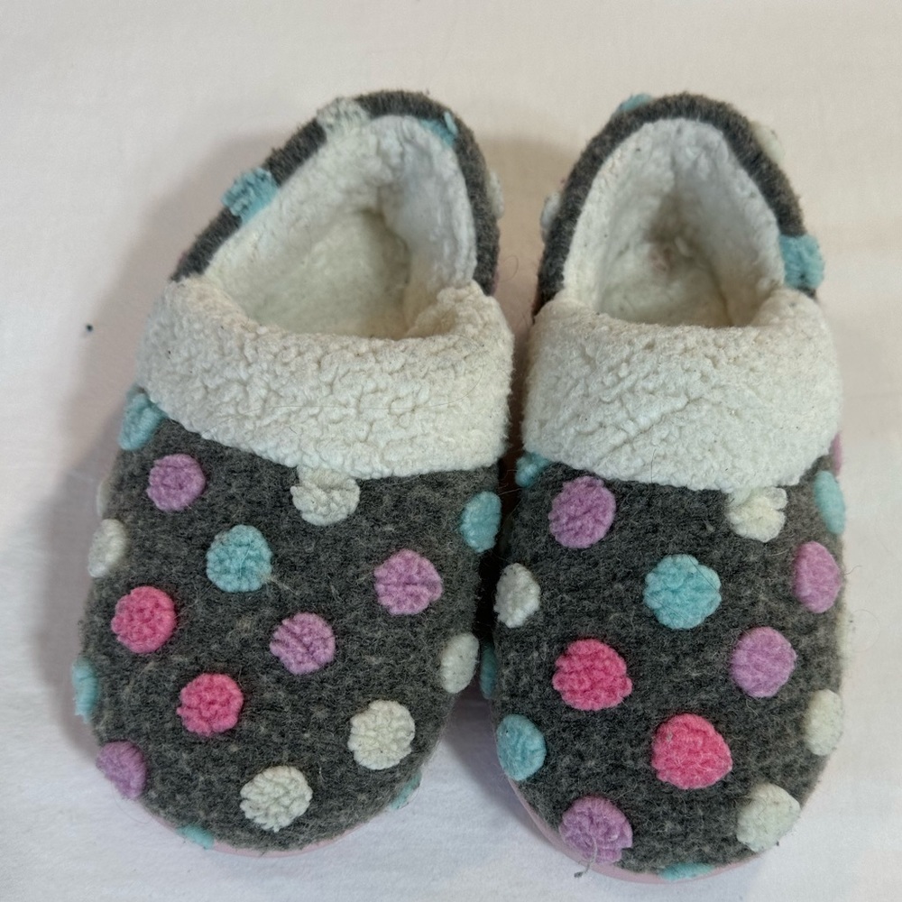 Cute girls’ slippers
